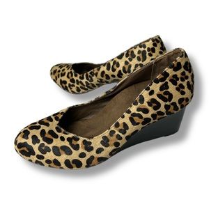 Women’s Vionic Wedge Heels in Leopard Size 6